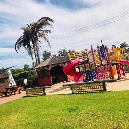 Black Swan Motor Inn Lakes Entrance Exterior foto
